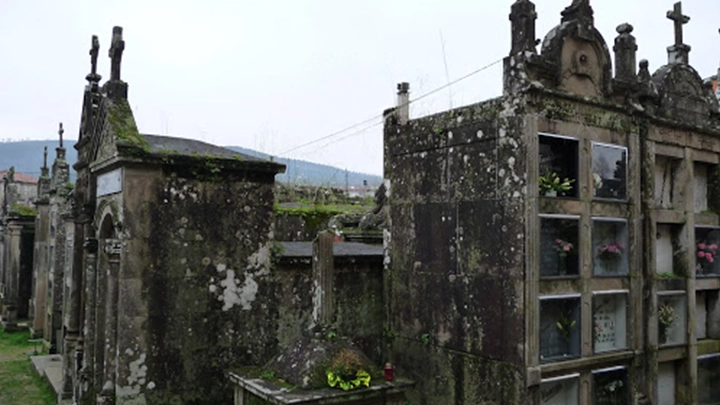 Panteones de Os Eidos en Redondela